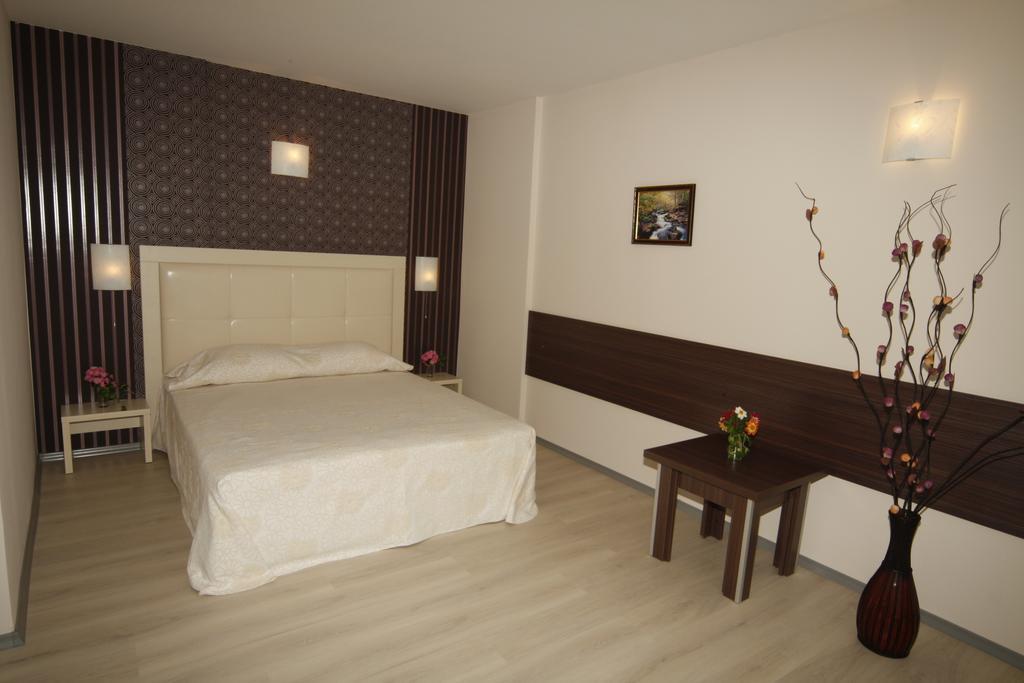 Relax Holiday Complex & Spa Сонячний Берег Номер фото