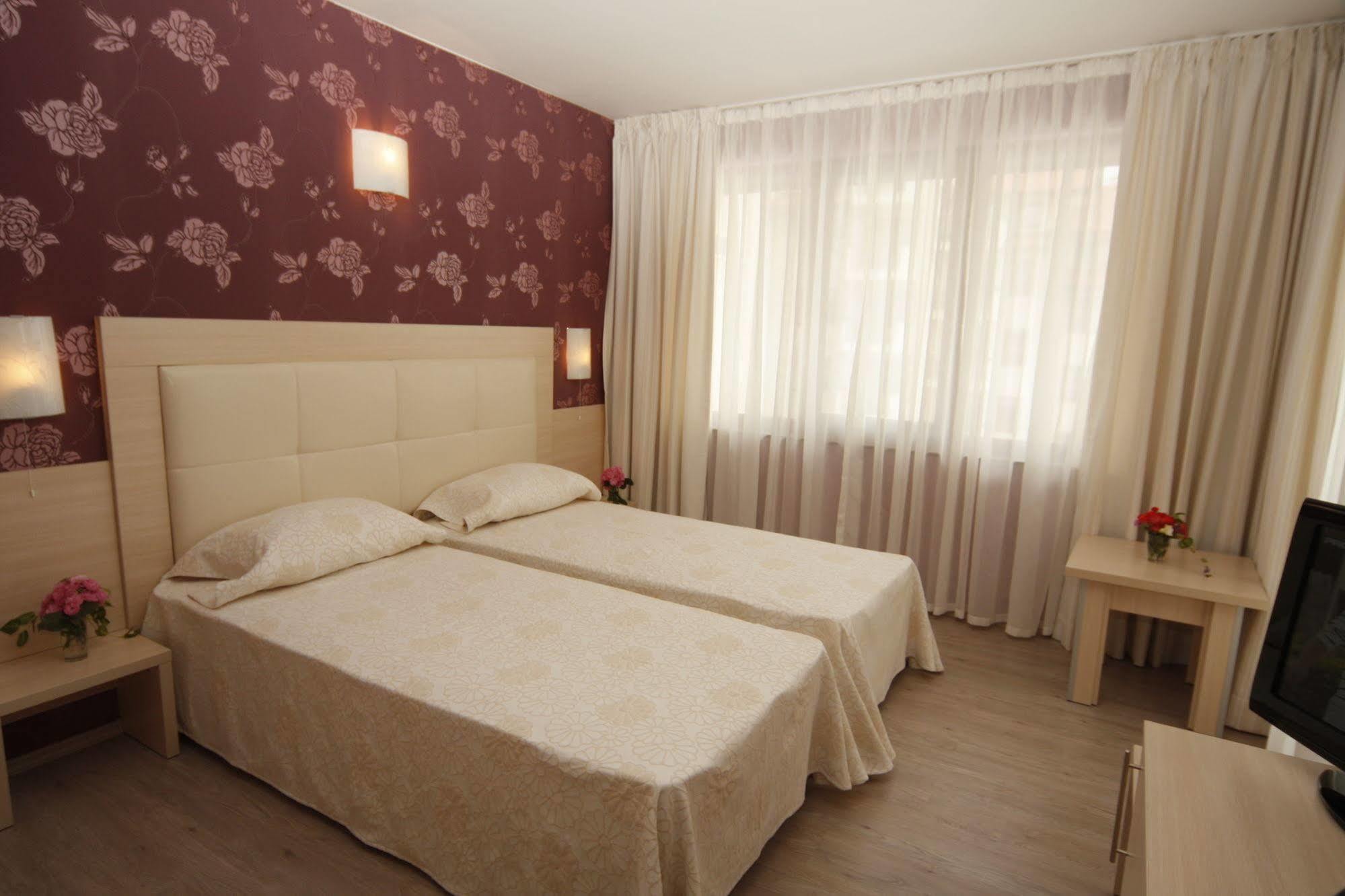 Relax Holiday Complex & Spa Сонячний Берег Екстер'єр фото